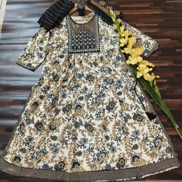Nayra Cut Suit Black PFSS432200BKCN